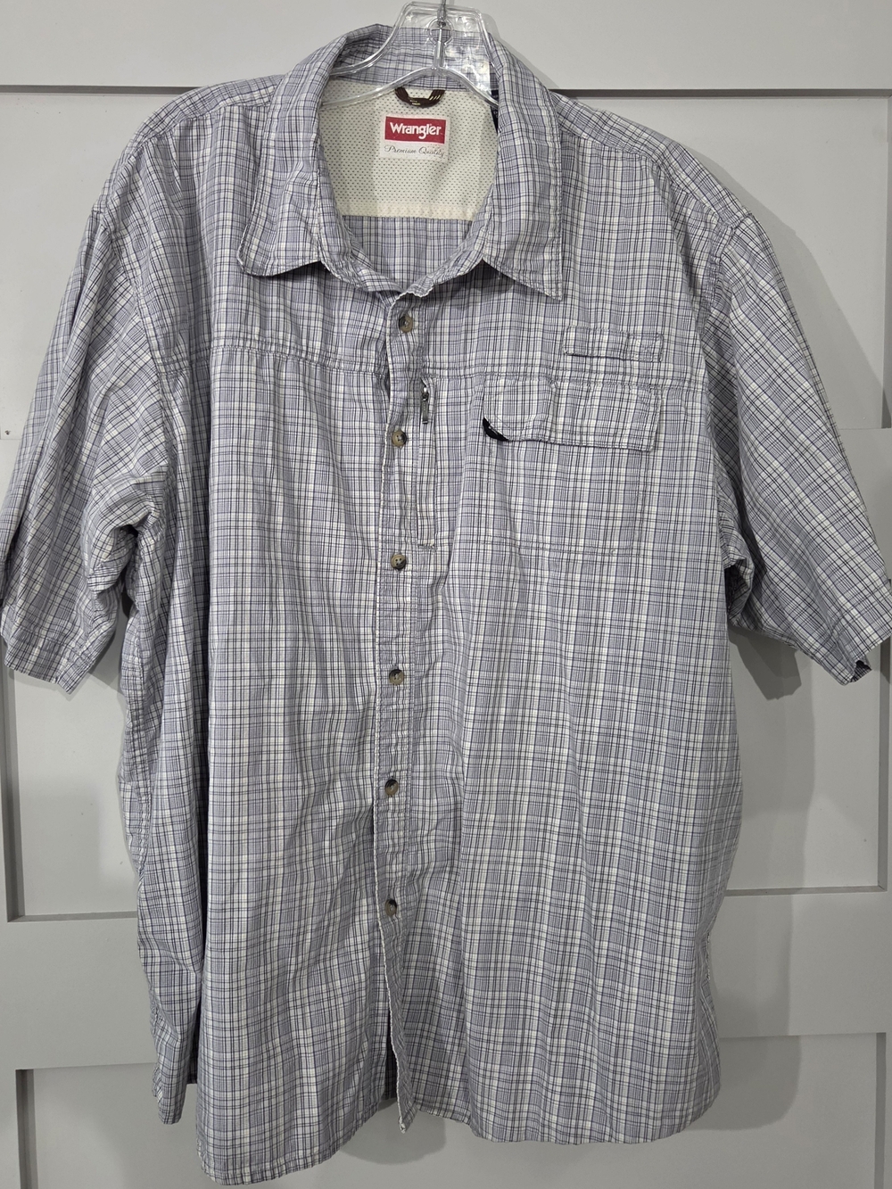 Wrangler Short Sleeve Light Gray Plaid Button-Down Shirt